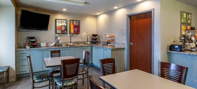 伍德斯托克贝斯特韦斯特优质套房酒店(Best Western Plus Woodstock Inn  Suites)图片