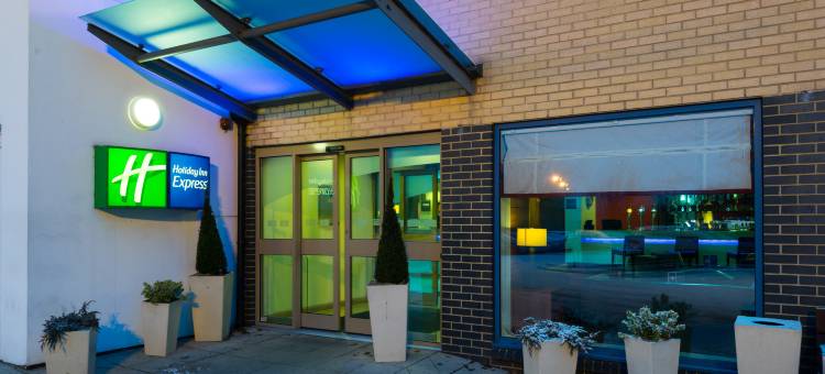 斯温顿西智选假日酒店(Holiday Inn Express Swindon West)图片