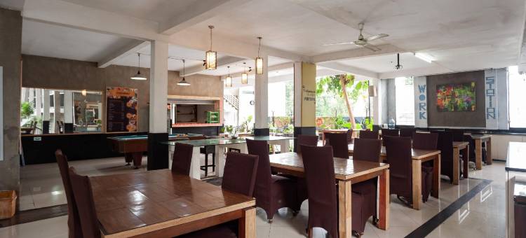 萨福瓦宾塔罗清真米特拉红门酒店(Safwah Bintaro Syariah Mitra RedDoorz)图片