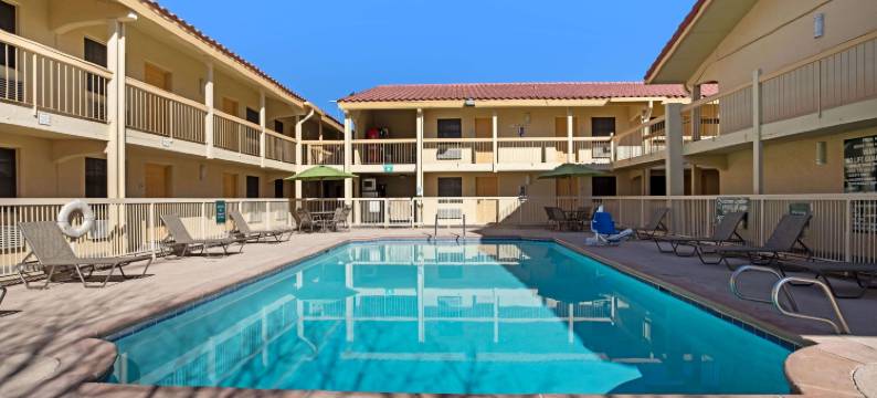 埃尔帕索东罗马兰德拉昆塔温德姆酒店(La Quinta Inn by Wyndham El Paso East Lomaland)图片