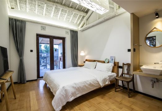 Alley Sunshine Hostel (Suzhou Zhuozhengyuan Pingjiang Road) Hotel Overview
