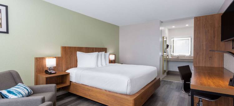 阿尔塔蒙特斯普林斯近 I-4 温德姆华美达酒店(Ramada by Wyndham Altamonte Springs Near I-4)图片