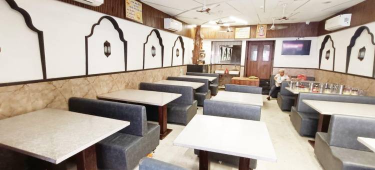 坎特酒店 by GoHotels - 靠近什里德瓦卡迪什寺(Hotel Kant by GoHotels - Near Shree Dwarkadhish Temple)图片