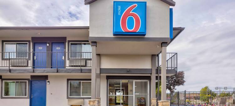 奥什科什6号汽车旅馆(Motel 6 Oshkosh, WI)图片
