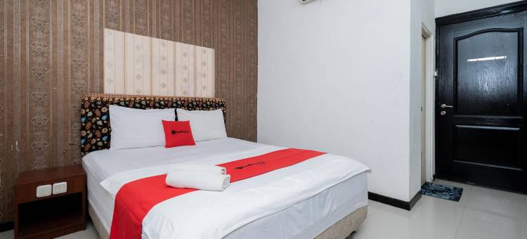 红多兹酒店-近武吉达摩高尔夫球场(RedDoorz Near Bukit Darmo Golf)图片