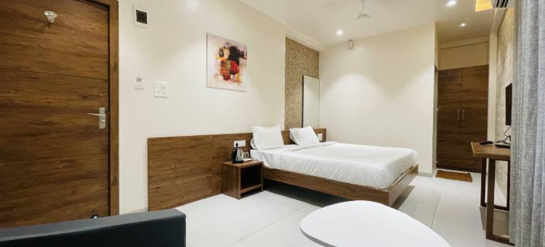 Yogiraj Exclusive Lodge图片