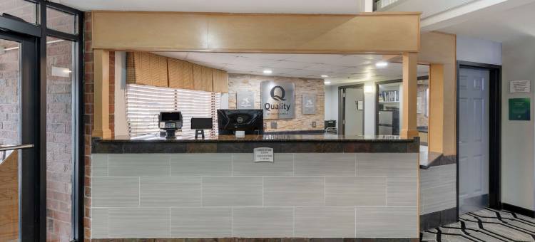 梅奥诊所区品质套房酒店(Quality Inn & Suites Mayo Clinic Area)图片