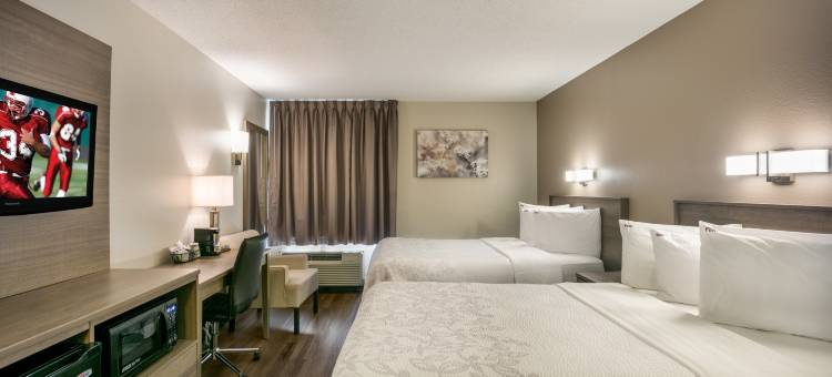 波士顿洛根红顶Plus酒店(Red Roof Plus+ Boston - Logan)图片