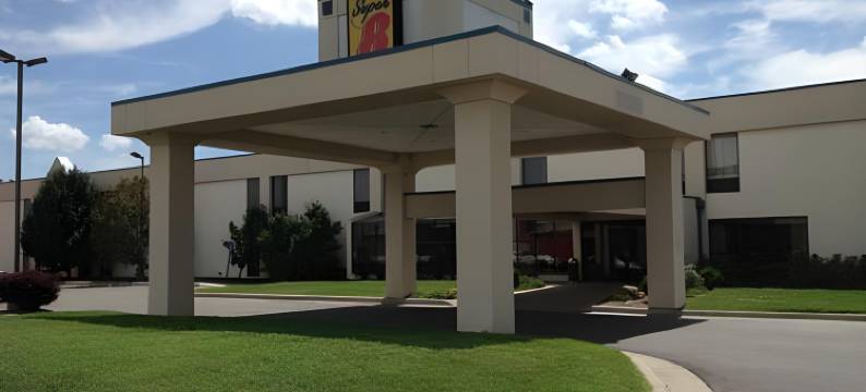 威奇托市南温德姆速8酒店(Super 8 by Wyndham Wichita South)图片