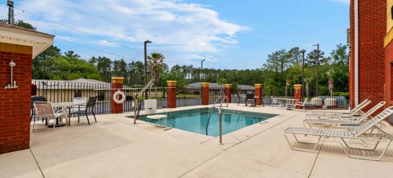 奇普雷I-10舒适套房酒店(Comfort Inn & Suites Chipley I-10)图片