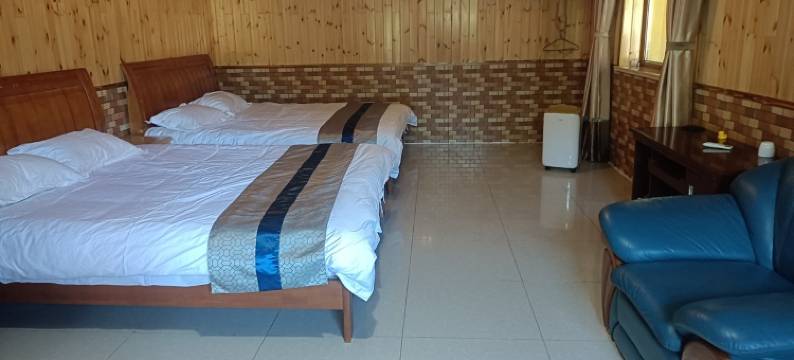 山间小筑特色木屋三居室别墅(文阳路分店)图片