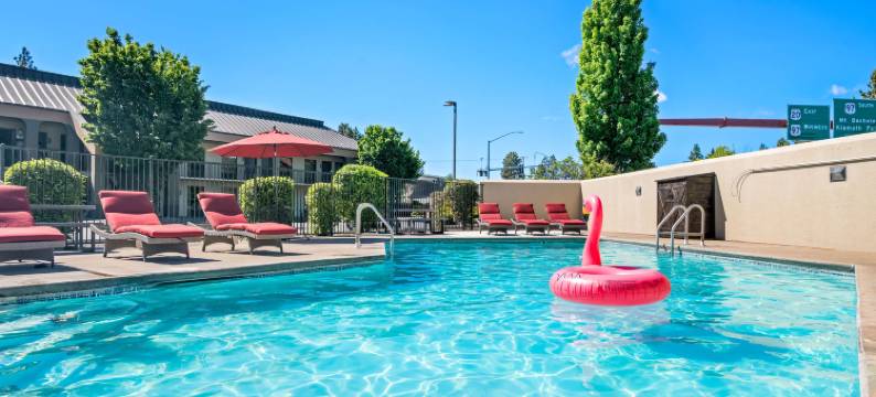 本德德舒特红狮套房酒店(Red Lion Inn & Suites Deschutes River Bend)图片