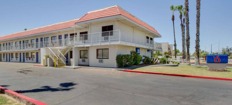 凤凰坦佩6号汽车旅馆- 百老汇 - ASU(Motel 6 Tempe, AZ - Broadway - ASU)图片