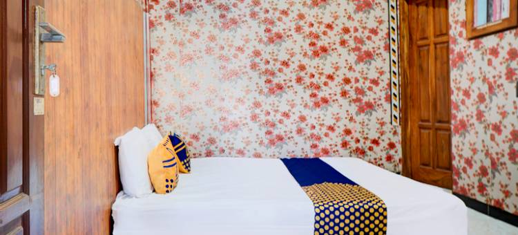 印度尼西亚SPOT ON 93149 Karman's Sari 1家庭式清真酒店(Spot on 93149 Karman's Sari 1 Homestay Syariah)图片