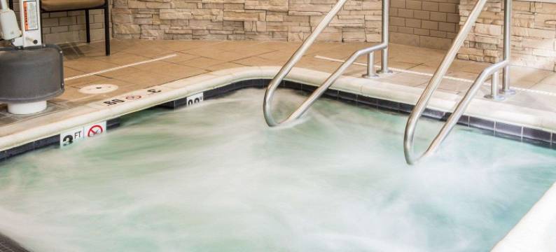 特拉弗斯城坎布里亚酒店(Cambria Hotel Traverse City)图片