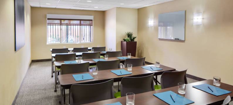 坦佩亚利桑那米尔斯购物中心万豪SpringHill酒店(SpringHill Suites Tempe at Arizona Mills Mall)图片