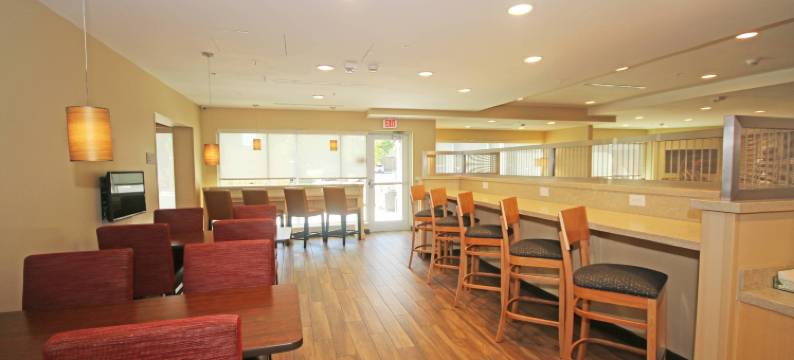 查尔斯顿万豪TownePlace套房酒店-北查尔斯顿(TownePlace Suites Charleston-North Charleston)图片