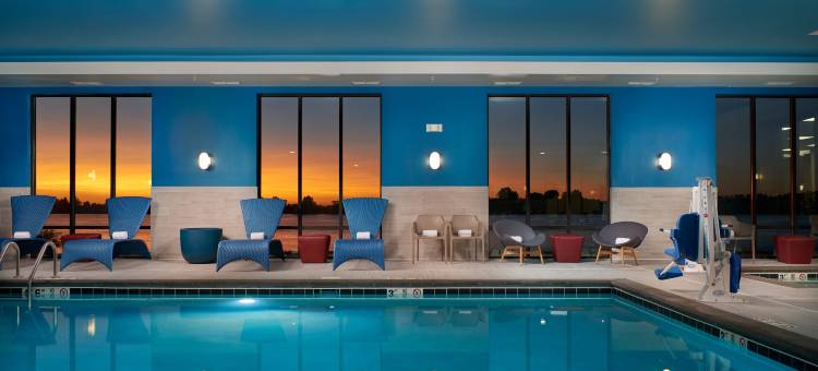 布尔利希尔顿欢朋酒店(Hampton Inn by Hilton Burley)图片