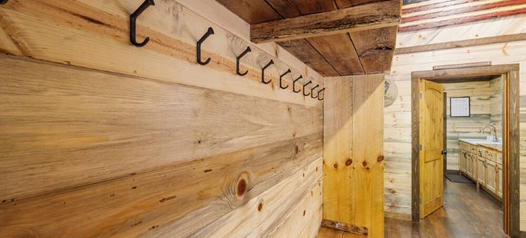 Trails End Lodge - 5 Br Cabin in Morganton with Games, WiFi, Hot Tub图片