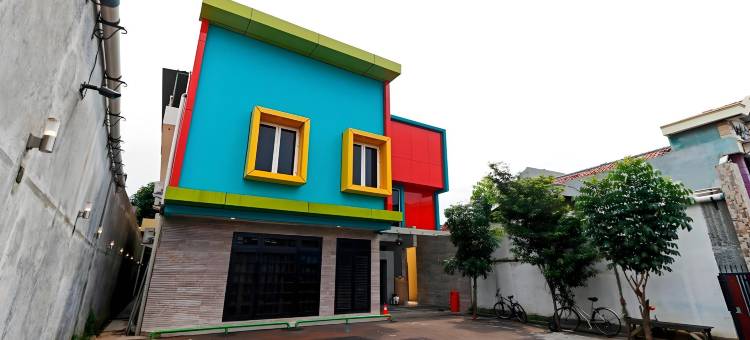 哈林佩达纳库苏马附近红多兹PLUS酒店2(RedDoorz Plus Near Halim Perdanakusuma 2)图片