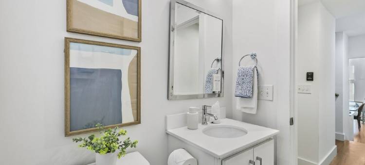 Free Night Deal! Downtown Luxury! Only 2MI to Broadway!4 of 5 Homes in A Row!图片