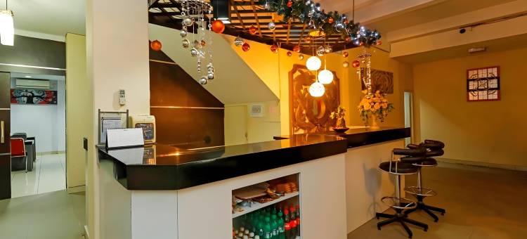 红多兹酒店-美娜多城广场(RedDoorz Near Manado Town Square)图片