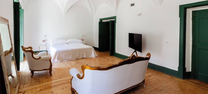 阿玛达·莫拉(Amada Moura)图片