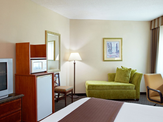 Holiday Inn Express 比洛克西 by IHG