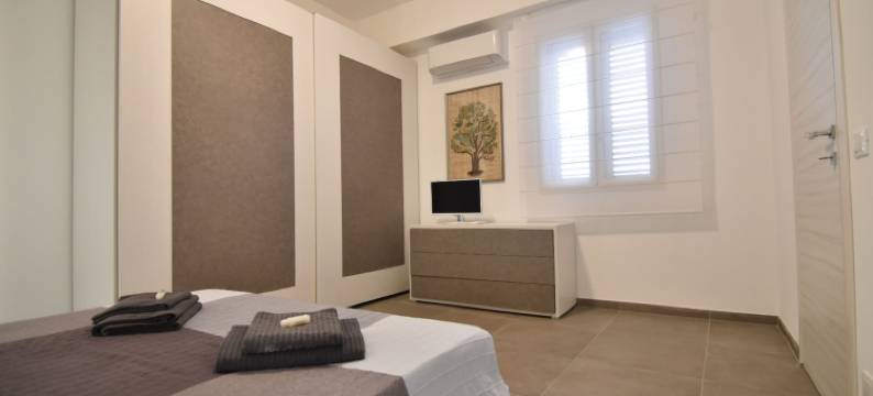 马里纳迪拉古萨的三颗钻石(The Three Diamonds of Marina di Ragusa)图片