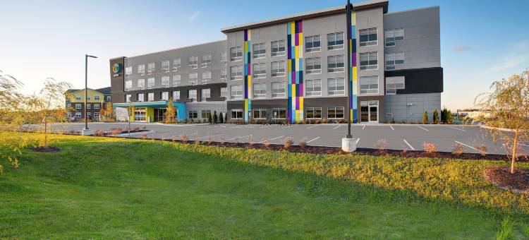 威斯康星斯托顿希尔顿Tru酒店(Tru by Hilton Stoughton)图片