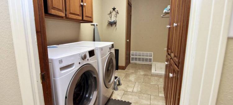 Riverside Escape - Waterfront, Spacious, Sunny Oasis图片