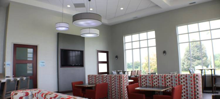 洲际智选假日酒店伍德斯托克-谢南多厄河谷(Holiday Inn Express Woodstock-Shenandoah Valley)图片