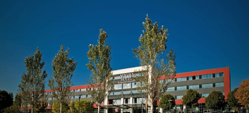 黑措根奥拉赫黑佐-巴斯诺维纳酒店(Novina Hotel Herzogenaurach Herzo-Base)图片