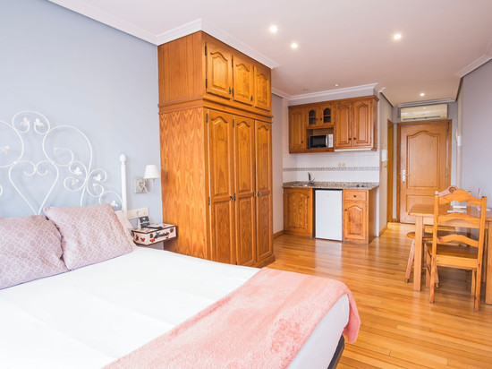 阿尔达太阳门公寓酒店