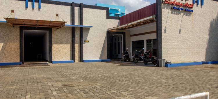 庞岸达兰提姆尔潘泰红多兹酒店(RedDoorz Near Goa Panggung)图片