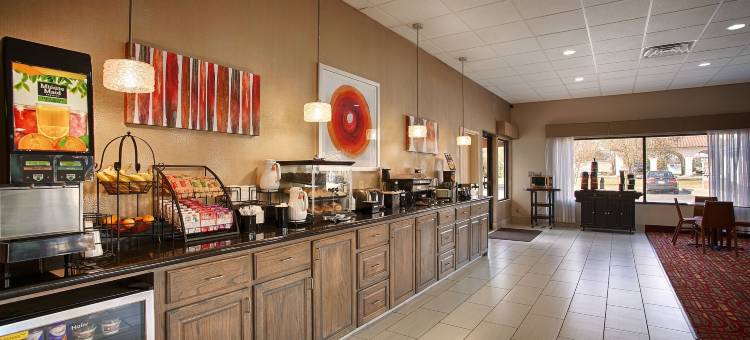 巴斯特罗普美洲最佳价值套房酒店(Americas Best Value Inn and Suites Bastrop)图片
