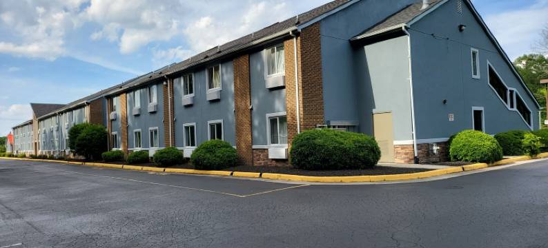 卡罗尔顿 - 史密斯菲尔德石木酒店与套房(Stonewood Inn & Suites Carrollton - Smithfield)图片