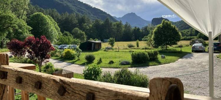 白岩露营地(Camping White Rock)图片