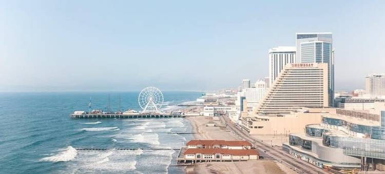 CozySuites的市内2居室/3浴室海滨租赁(2Br 3BA Beachfront Rental in Town CozySuites)图片