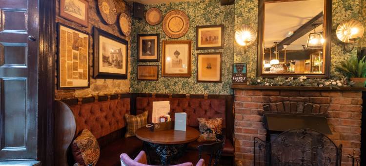 洛金汉阿姆斯酒店 - 格林国王旅馆(Rockingham Arms by Greene King Inns)图片