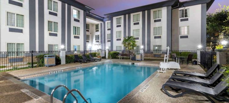 医学中心北贝斯特韦斯特套房酒店-近六旗(Best Western Medical Center North Inn  Suites Near Six Flags)图片