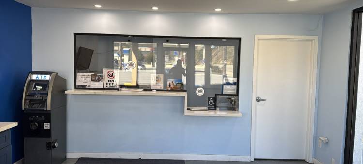 波莫纳费尔普莱克斯温德姆酒店(Travelodge by Wyndham Fairplex Pomona)图片