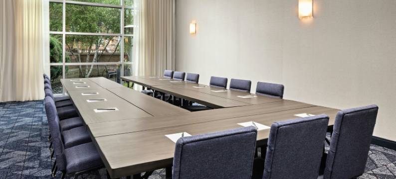 明尼阿波利斯枫树格罗夫/阿伯莱克斯万怡酒店(Courtyard Minneapolis Maple Grove/Arbor Lakes)图片