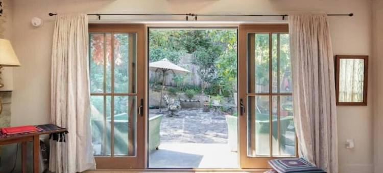 梅里伍德度假屋，私密、静谧的花园环境(At the Merriewood Retreat you are in a private, serene,garden setting.)图片