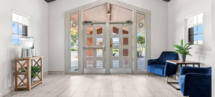 亨茨维尔研究园拉昆塔温德姆酒店(La Quinta Inn by Wyndham Huntsville Research Park)图片