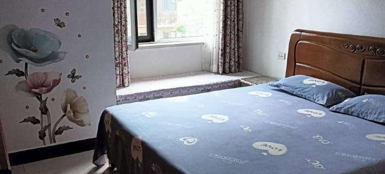 zjn淡雅公寓(海市路分店)图片