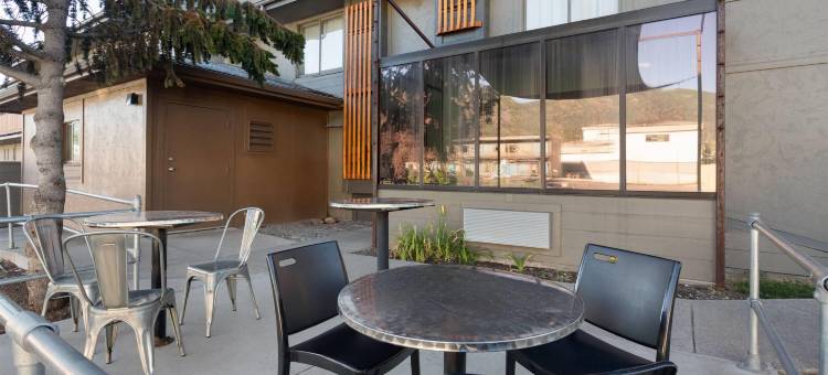 米苏拉市中心 - 大学戴斯套房酒店(Days Inn and Suites by Wyndham Downtown Missoula-University)图片