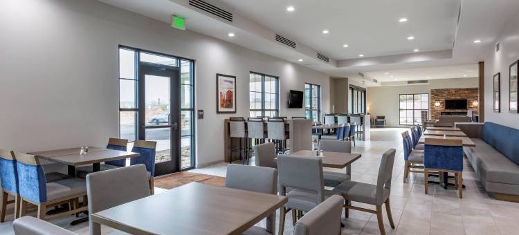 斯科特斯德话棒娱乐区舒适套房(Comfort Suites Scottsdale Talking Stick Entertainment District)图片