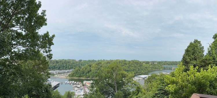 湖畔轻松三层住宅(Lake It Easy 3 Level Home)图片