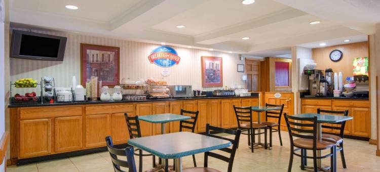 普莱恩菲尔德-印第安纳波利斯机场呗盟套房酒店(Baymont by Wyndham Plainfield/ Indianapolis Arpt Area)图片